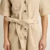 Damesromper in beige denim met riem en gerafelde zoom