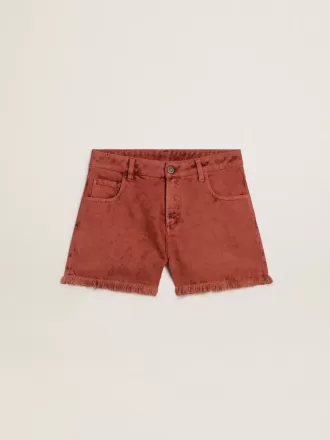 Damesshort in baksteenrode denim met Golden Mediterraneo-borduursel