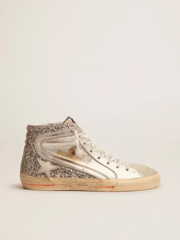Damesslippers met gelamineerd leren bovenwerk en zilveren glitter
