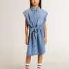 Denim jurkje voor meisjes met knoop aan de voorkant en borduursels