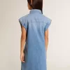 Denim jurkje voor meisjes met knoop aan de voorkant en borduursels