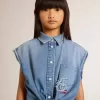 Denim jurkje voor meisjes met knoop aan de voorkant en borduursels