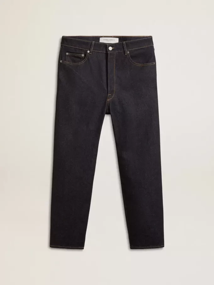 Donkerblauwe herenjeans van één keer gewassen denim