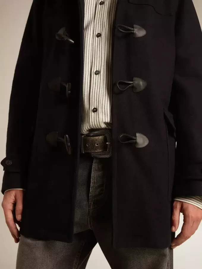 Donkerblauwe wollen duffelcoat met capuchon en knopen