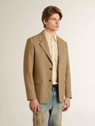 Enkelrijige blazer voor heren in een zandkleurige linnenmix met chevronpatroon.