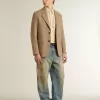 Enkelrijige blazer voor heren in een zandkleurige linnenmix met chevronpatroon.