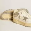 Forty2 voor dames met grijze ster en witte leren hiellip