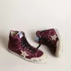 Francy sneakers met pailletten en handgeschreven letters op de buitenzool