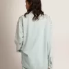 Gebleekte boyfriend-shirt voor dames met cabochon-kristallen