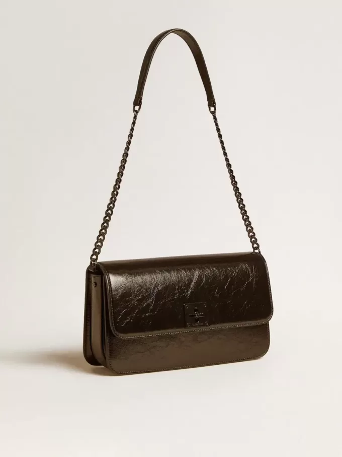 Gioia-tas in glanzend zwart leer met metalen details