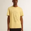 Heren T-shirt van katoen in lichtgeel met vervaagde letters