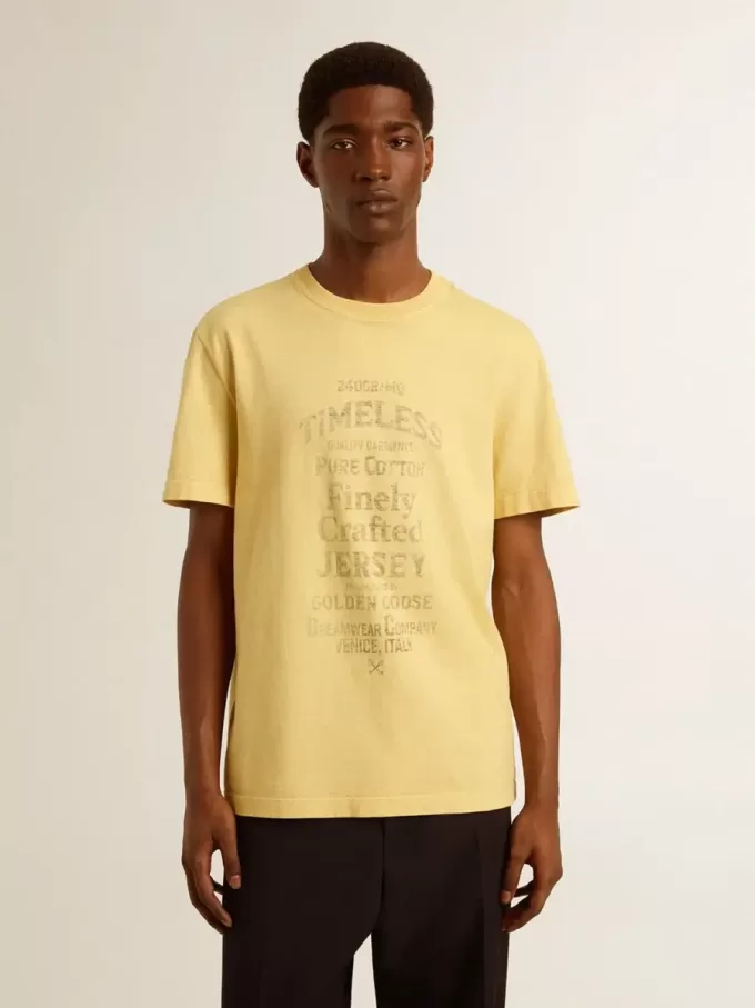 Heren T-shirt van katoen in lichtgeel met vervaagde letters