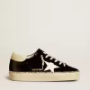 Hi Star in zwart fluweel met witte leren ster en suède hielstuk.