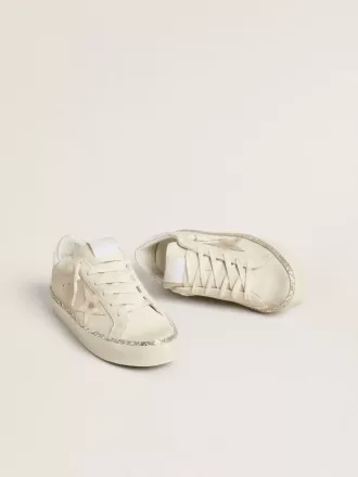 Hi Star van suède met zilverkleurige metalen ster en hielstuk