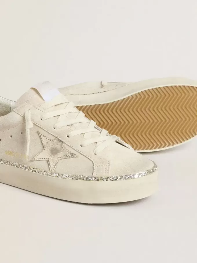 Hi Star van suède met zilverkleurige metalen ster en hielstuk