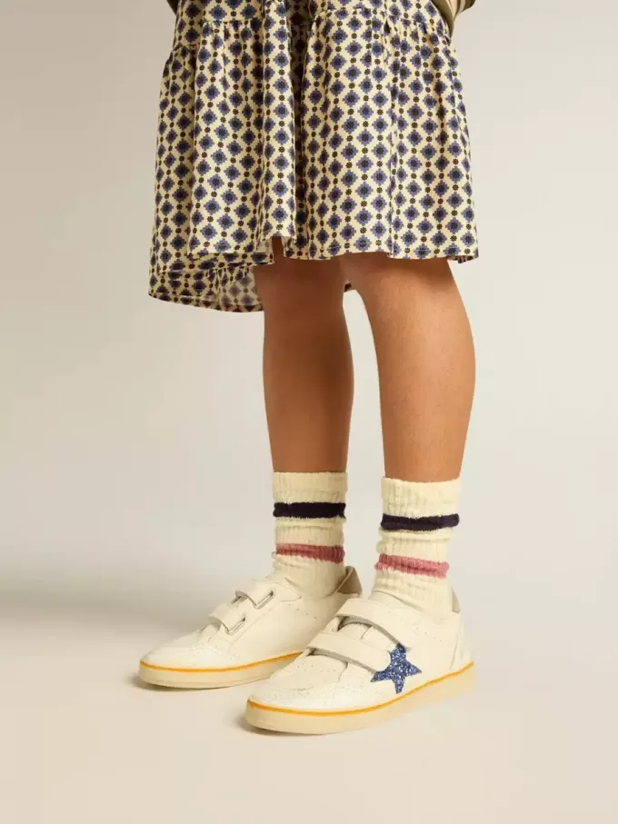 Junior Ball Star met blauwe glitterster en beige suède hielstuk