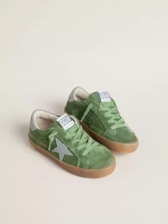 Junior Super-Star in groen suède met babyblauwe ster en hielstuk