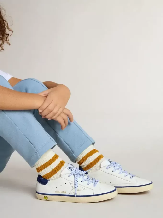 Junior Super-Star in wit leer met blauwe suède hielband