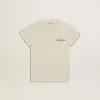 Katoenen T-shirt voor meisjes in versleten wit met rood borduursel op de borst.
