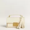 Kleine Venezia-tas in botergeel leer met gouden details