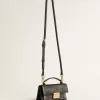 Kleine Venezia-tas in zwart distressed leer met gouden details