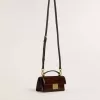 Kleine Venezia-tas van donkerbruin gelamineerd leer met gouden details