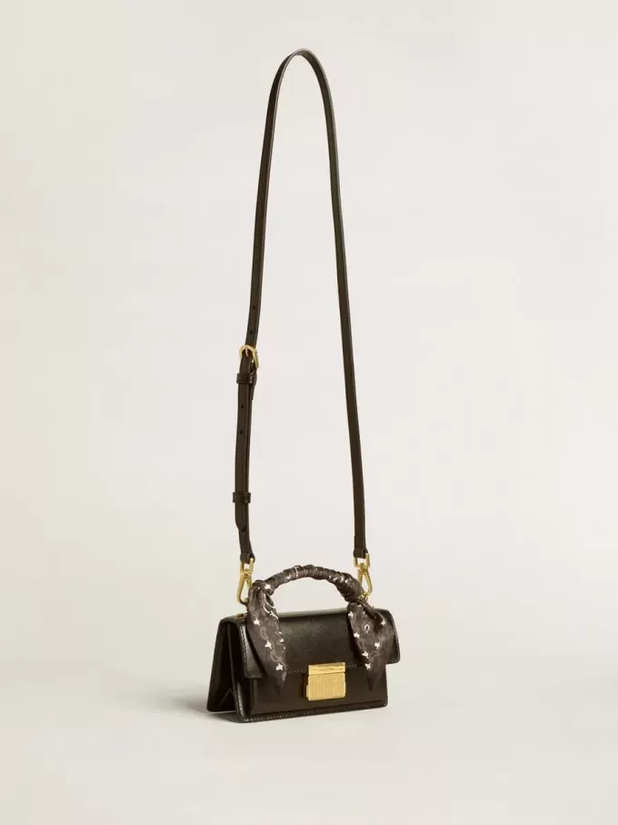 Kleine Venezia-tas van zwart leer met zijden sjaal