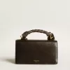 Kleine Venezia-tas van zwart leer met zijden sjaal