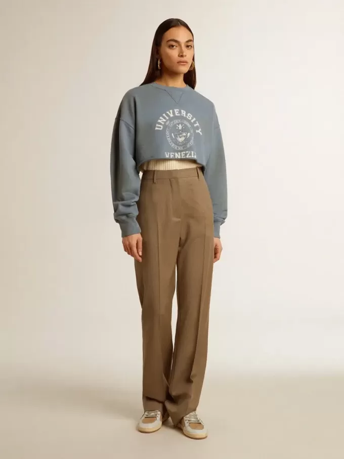 Kort sweatshirt in babyblauw met distressed afwerking