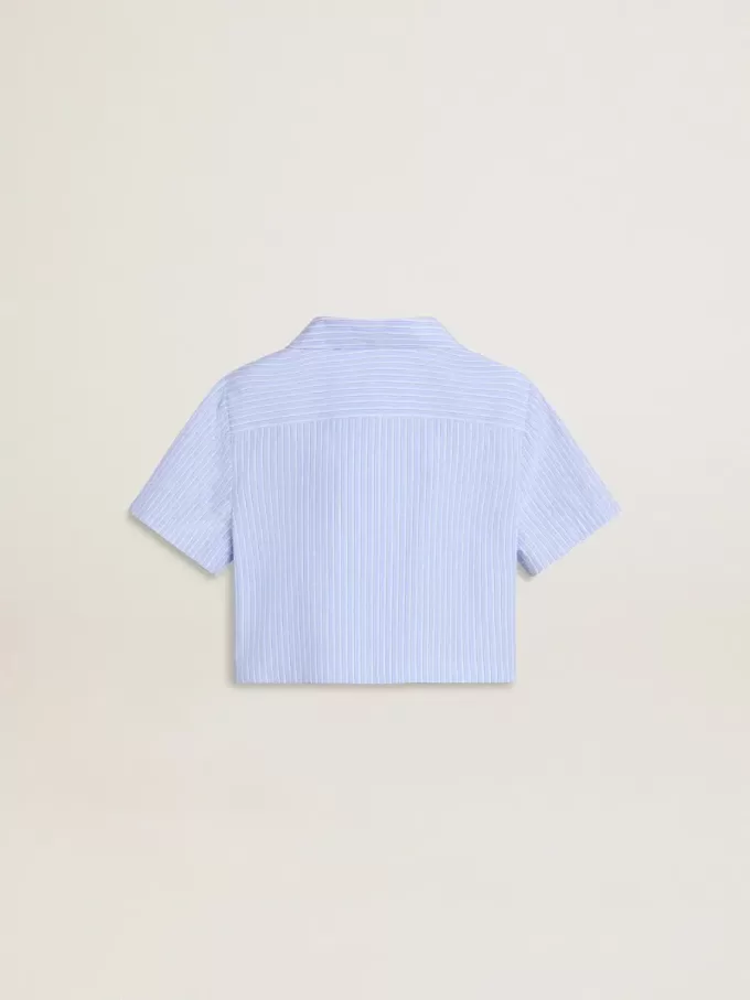 Korte blouse voor meisjes van gestreept lichtblauw katoen