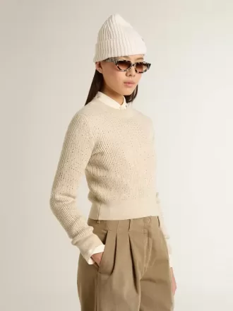 Korte trui met ronde hals van beige wol met kristallen over het hele oppervlak