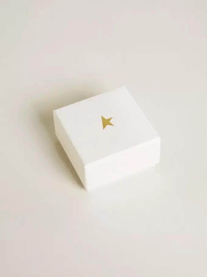 Letter B-bedeltje van goudkleurig messing met kristallen