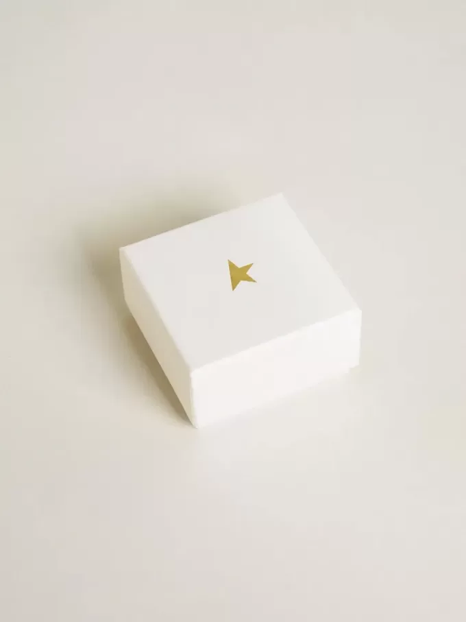 Letter L-bedeltje van goudkleurig messing met kristallen