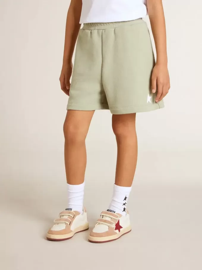 Lichtgroene korte broek met witte ster