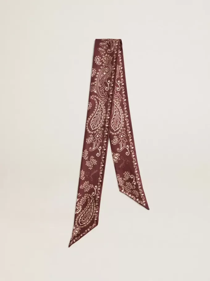 Lint van bordeauxrode zijden twill met paisleypatroon