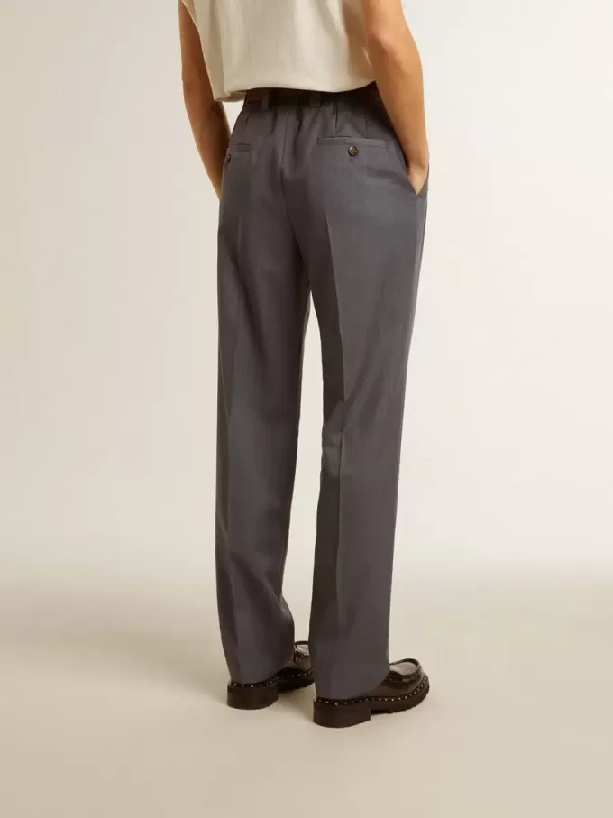 Losse damesbroek van babyblauwe wol