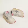 Marathon voor dames met beige nylon bovenwerk en grijze ster