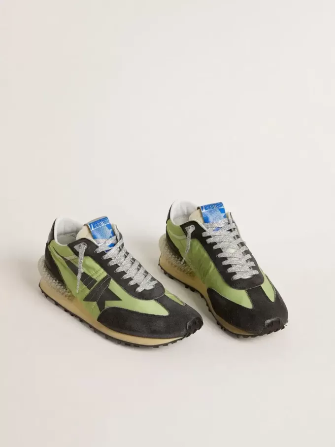 Marathon voor dames met groen nylon bovenwerk en zwarte ster