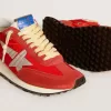 Marathon voor dames met rood nylon bovenwerk en zilveren ster