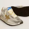 Marathon voor dames met zilverkleurig ripstop nylon bovenwerk en gouden ster
