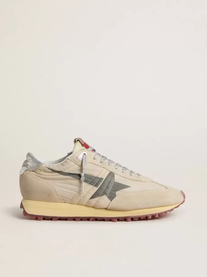 Marathon voor heren met beige nylon bovenwerk en grijze ster