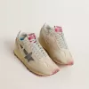 Marathon voor heren met beige nylon bovenwerk en grijze ster