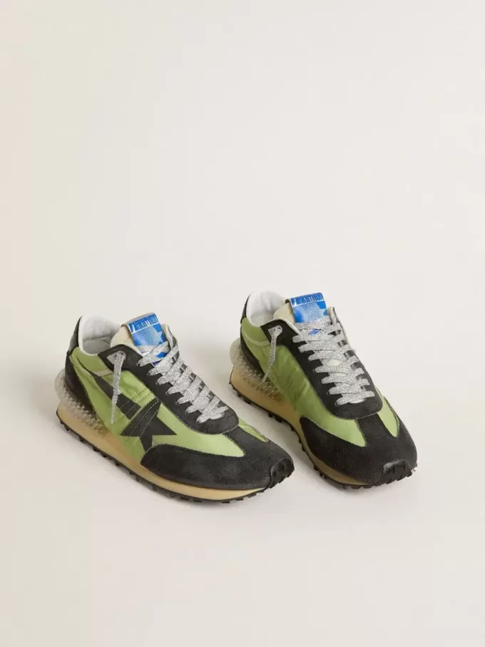 Marathon voor heren met groene nylon bovenkant en zwarte ster