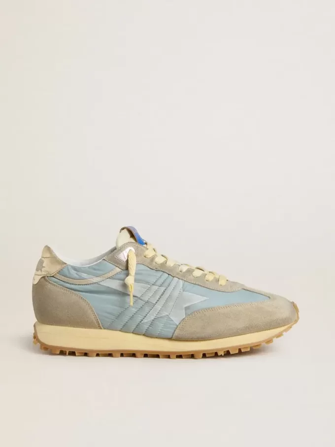 Marathon voor heren met lichtblauw nylon bovenwerk en pastelblauwe ster