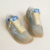 Marathon voor heren met lichtblauw nylon bovenwerk en pastelblauwe ster