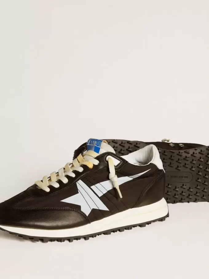 Marathon voor heren met zwart nylon bovenwerk en witte ster