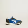 Marathon Young in blauw nylon met bedrukte ster en leren hielstuk