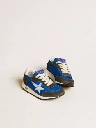 Marathon Young in blauw nylon met bedrukte ster en leren hielstuk
