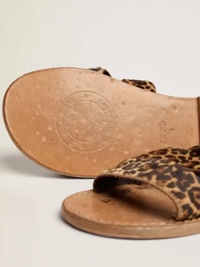 Margaret platte sandalen voor dames van ponyhuid met luipaardprint