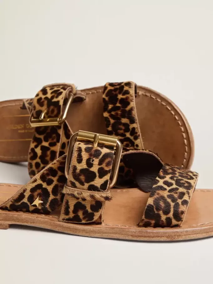 Margaret platte sandalen voor dames van ponyhuid met luipaardprint